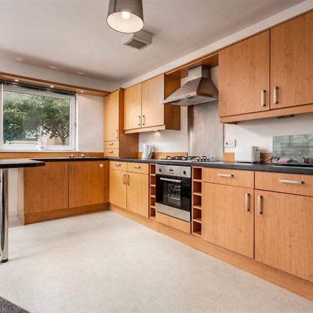Walker Suite No 60 - Donnini Apartments Kilmarnock Zewnętrze zdjęcie